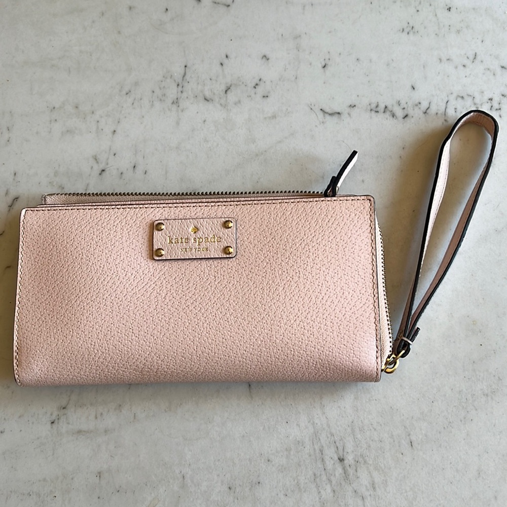 Kate Spade pink wristlet